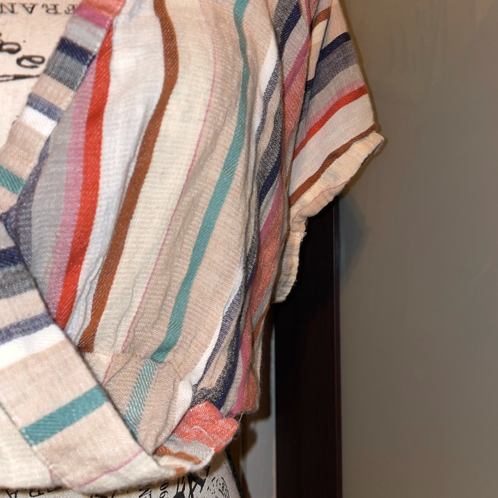 Multi Color Buttoned Crop Top - Picture 4 of 5